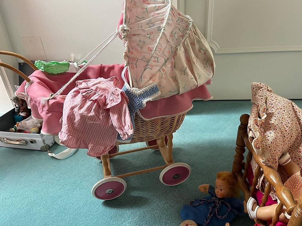 Giocattoli: Diverses Mädchen- bzw. Kinderspielzeug – Usato da Eschen venduto da evi_8xrh 2