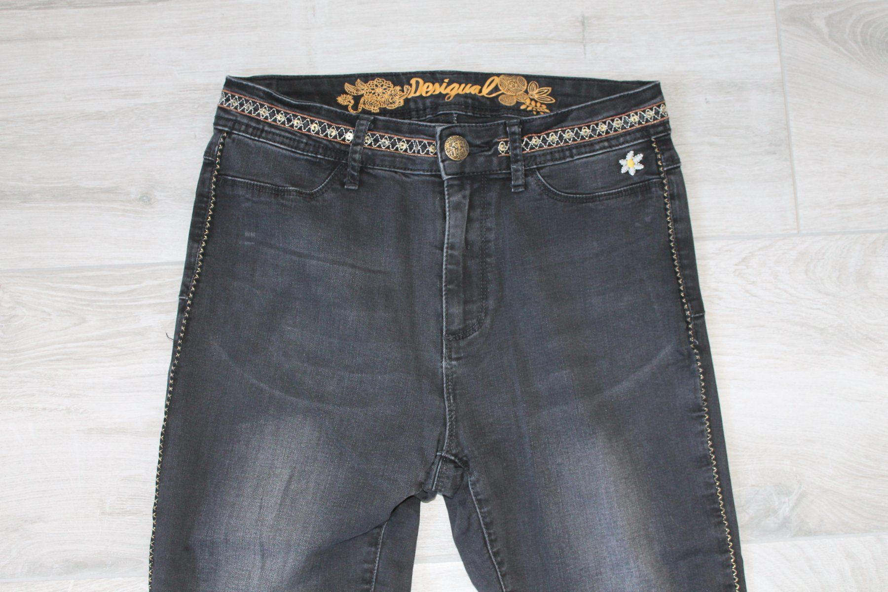 Desigual Jeans: DESIGUAL Jeans taille S – Gebraucht aus Chez-le-Bart von jasse 1