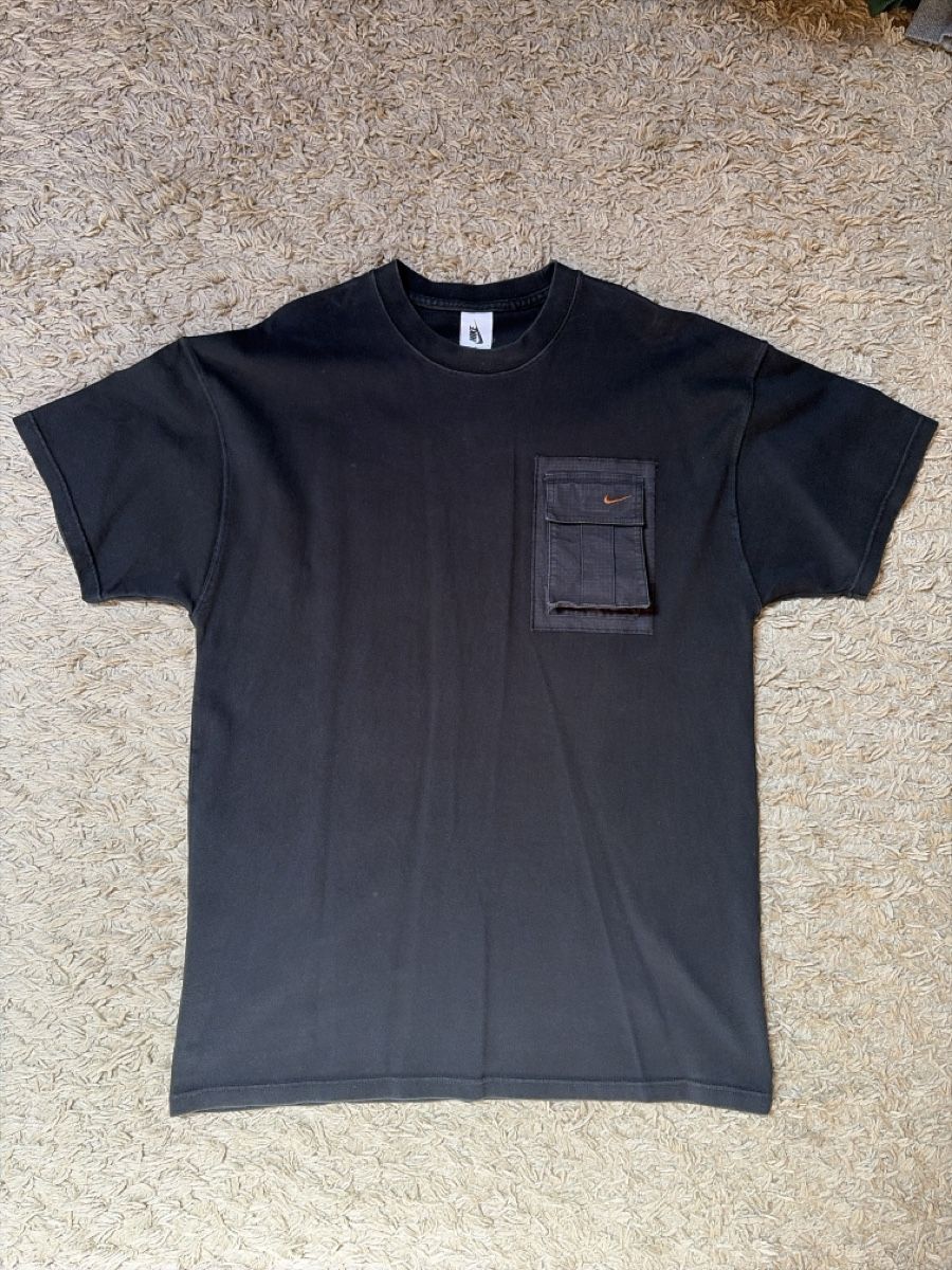 Nike T-shirt: Nike X Travis Scott Tshirt Schwarz  – Usato da Visperterminen venduto da lgresell