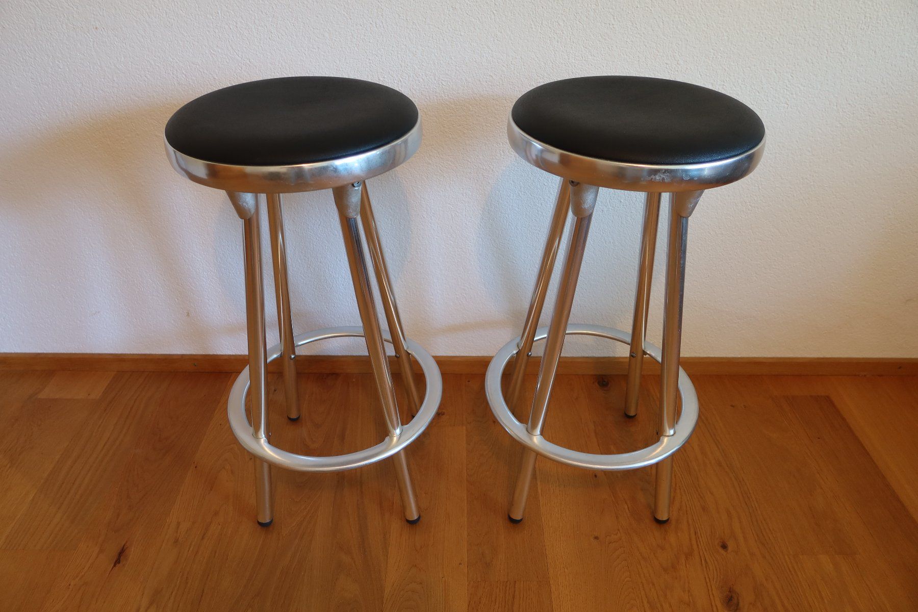 Sgabelli: 2 Industrial Barhocker Aluminium – Usato da Kilchberg ZH venduto da and_y5q6 2