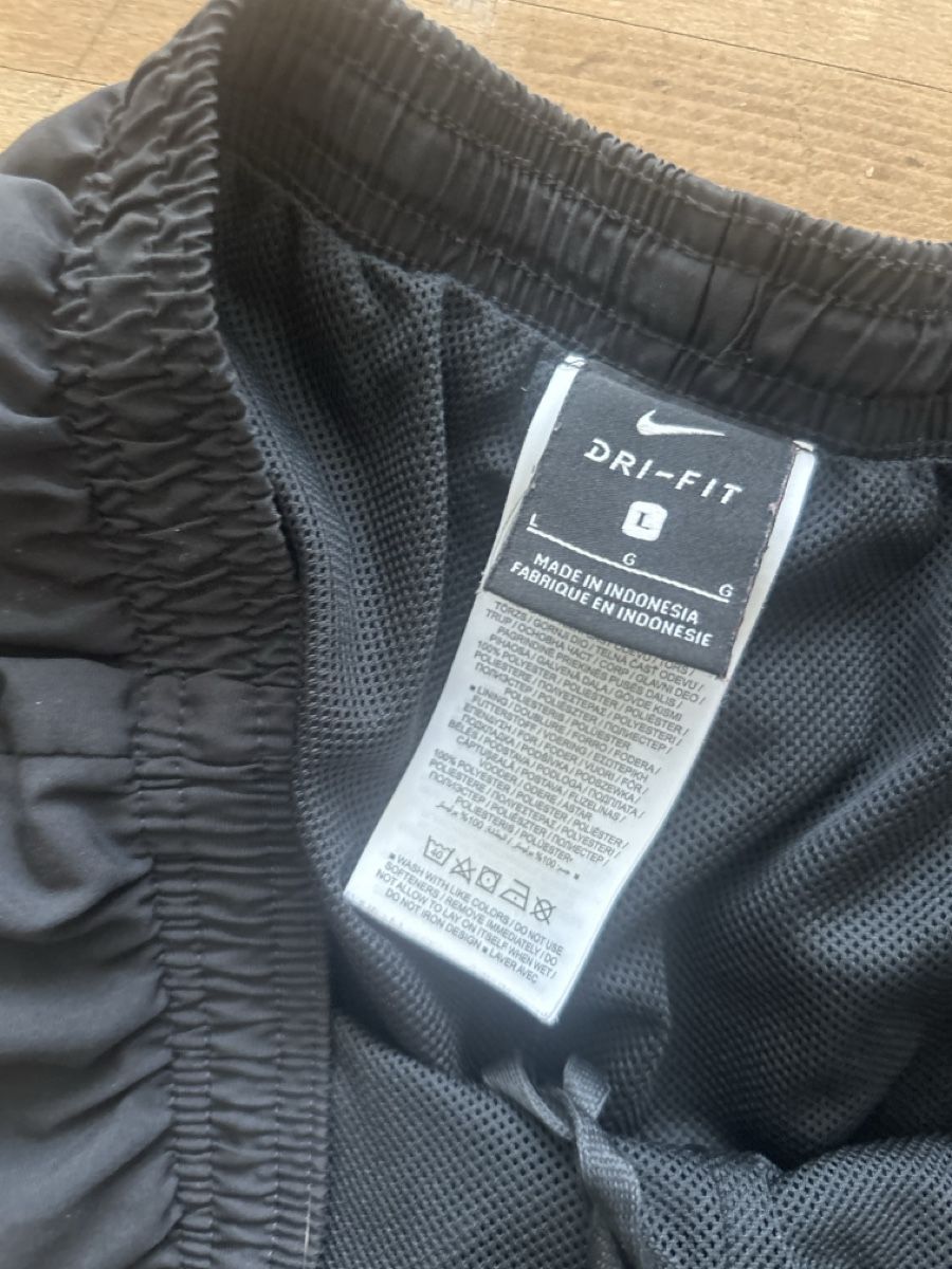 Nike Pantaloni: Nike Trainingshose, Schwarz, Gr. L – Nuovo (secondo la descrizione) da Langnau im Emmental venduto da Iriss 2