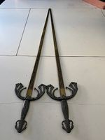 Zwei Dekor Schwerter ca. 100cm lang