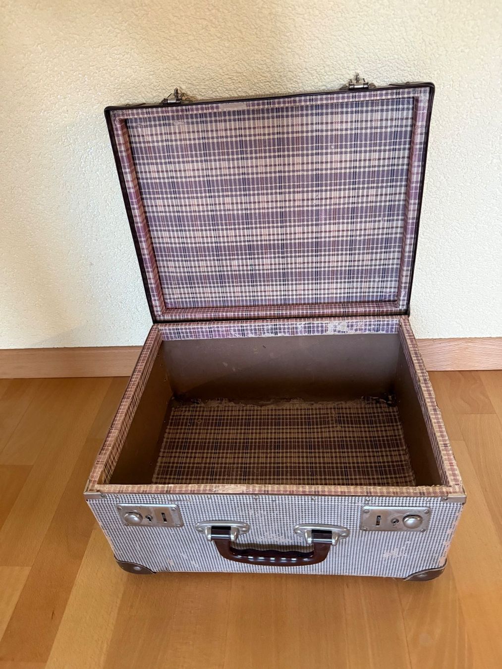 Valigie: antiker Koffer  Handkoffer – Usato da Subingen venduto da ArtBead
