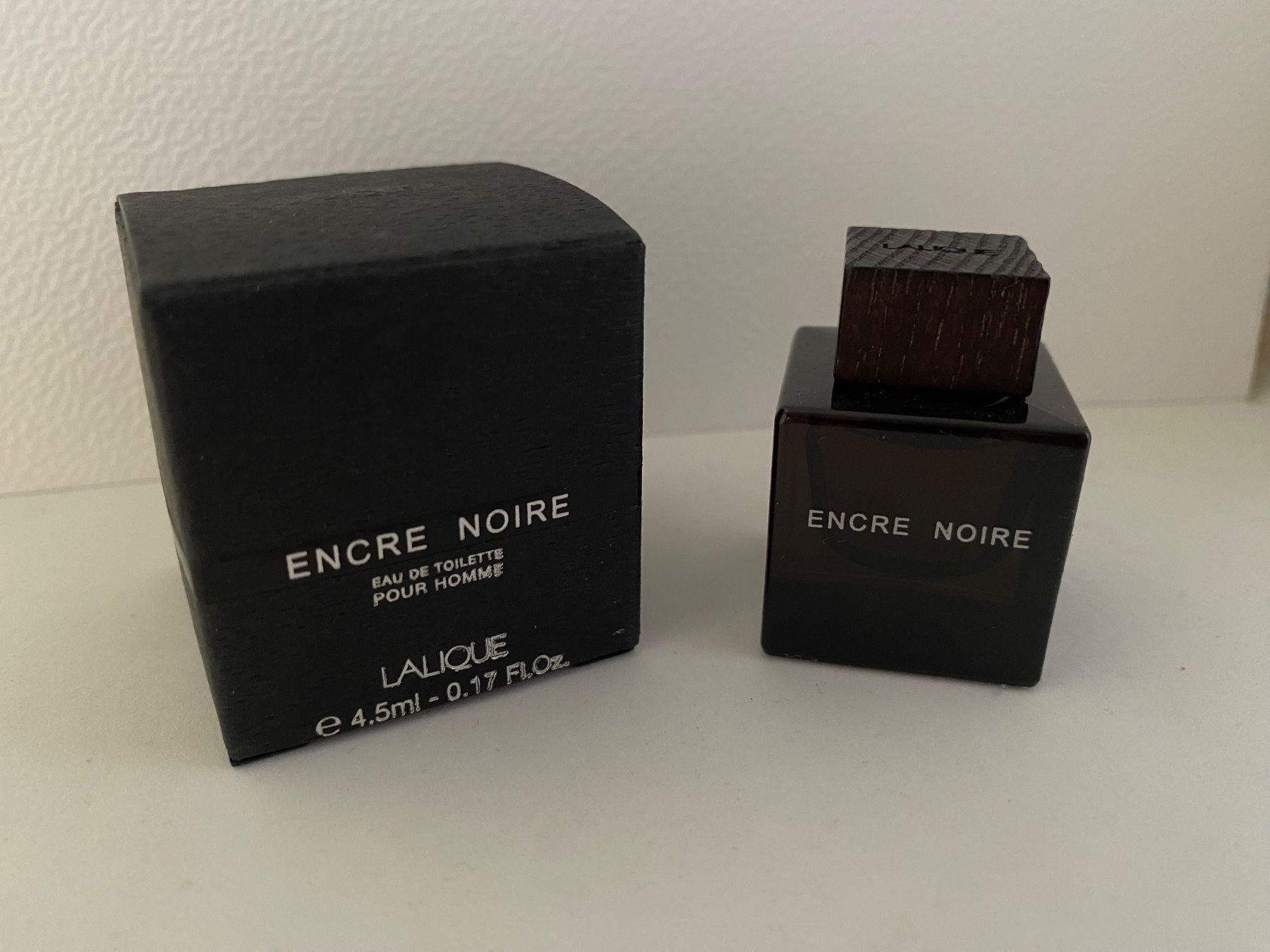 Lalique Parfum & Eau de Toilette: Miniature Encre Noire de Lalique – Neu und originalverpackt aus Bouveret von wes_7zll