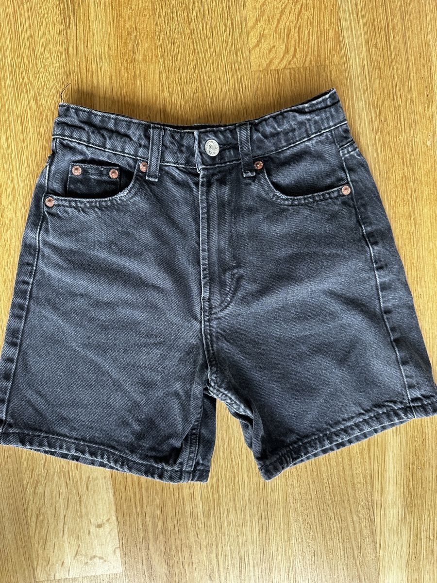 Zara Jeans: Zara Shorts Geösse 32 – Usato da Bern venduto da Tana31
