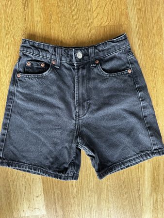 Zara Shorts Geösse 32