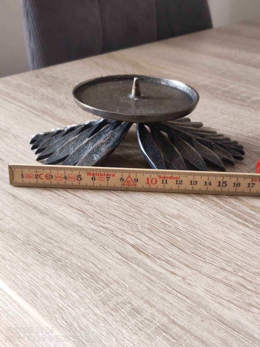 Kerzenständer: Kerzenhalter aus Metall mit Stilisierten Feder oder Blattfuß – Gebraucht aus St. Gallen von Ricardo_Deals 7