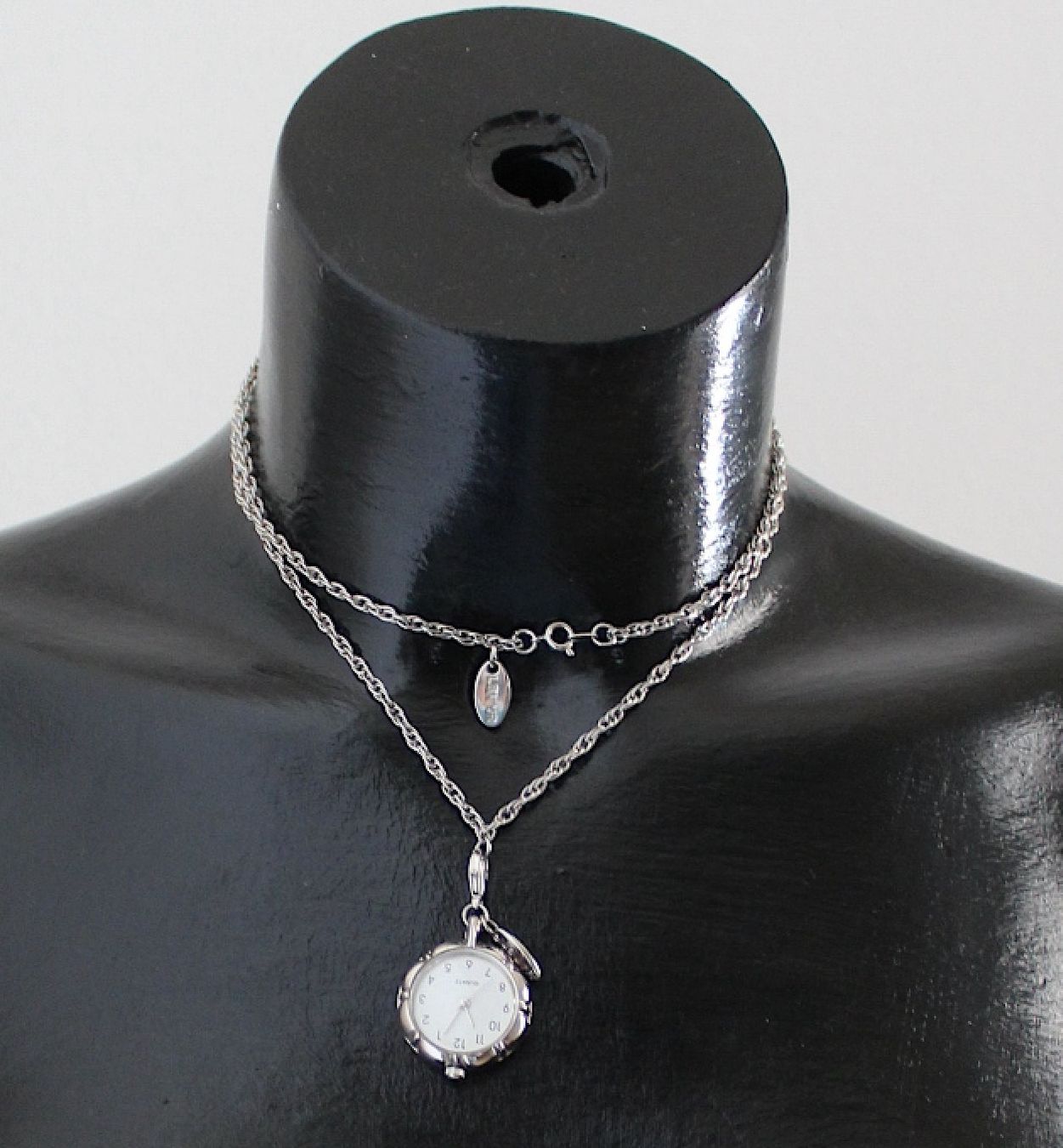 Catenine: LBVYR Uhr an Kette, Länge ca. 43.5 cm – Usato da Locarno venduto da madame-tus-sauds 2