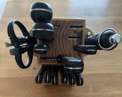 Messerblock mit Messern und Schere