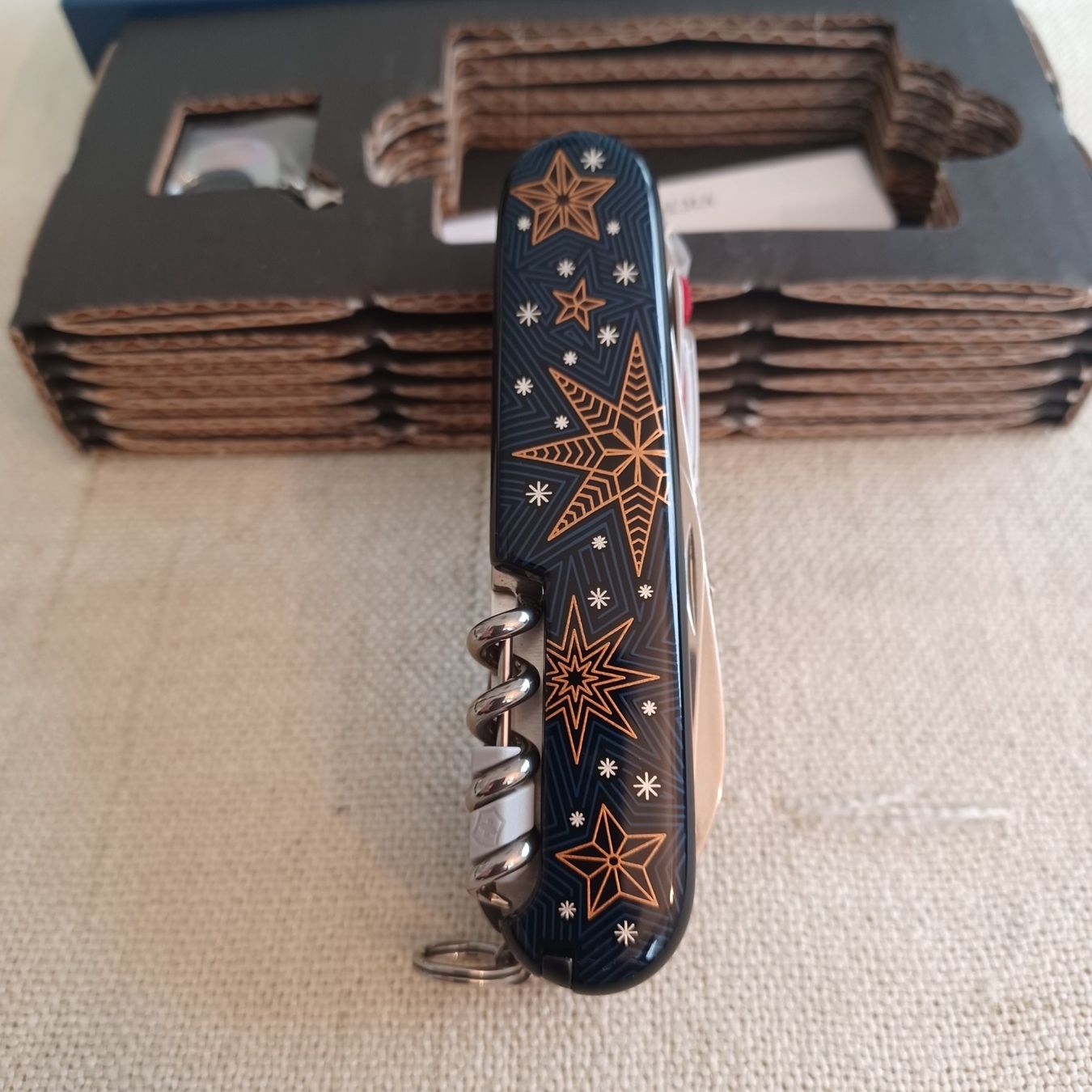 Victorinox Coltelli tascabile: Victorinox Lite Winter Magic Special Edition 2021 – Nuovo e nell'imballaggio originale da Balgach venduto da VicAlox 4