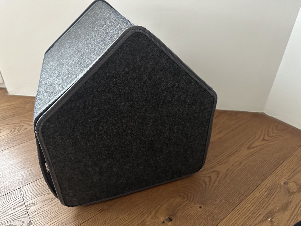 Cucce & Letti: Katzenhütte Katzenbett Neu – Nuovo e nell'imballaggio originale da Rueschlikon venduto da LORMA01 2