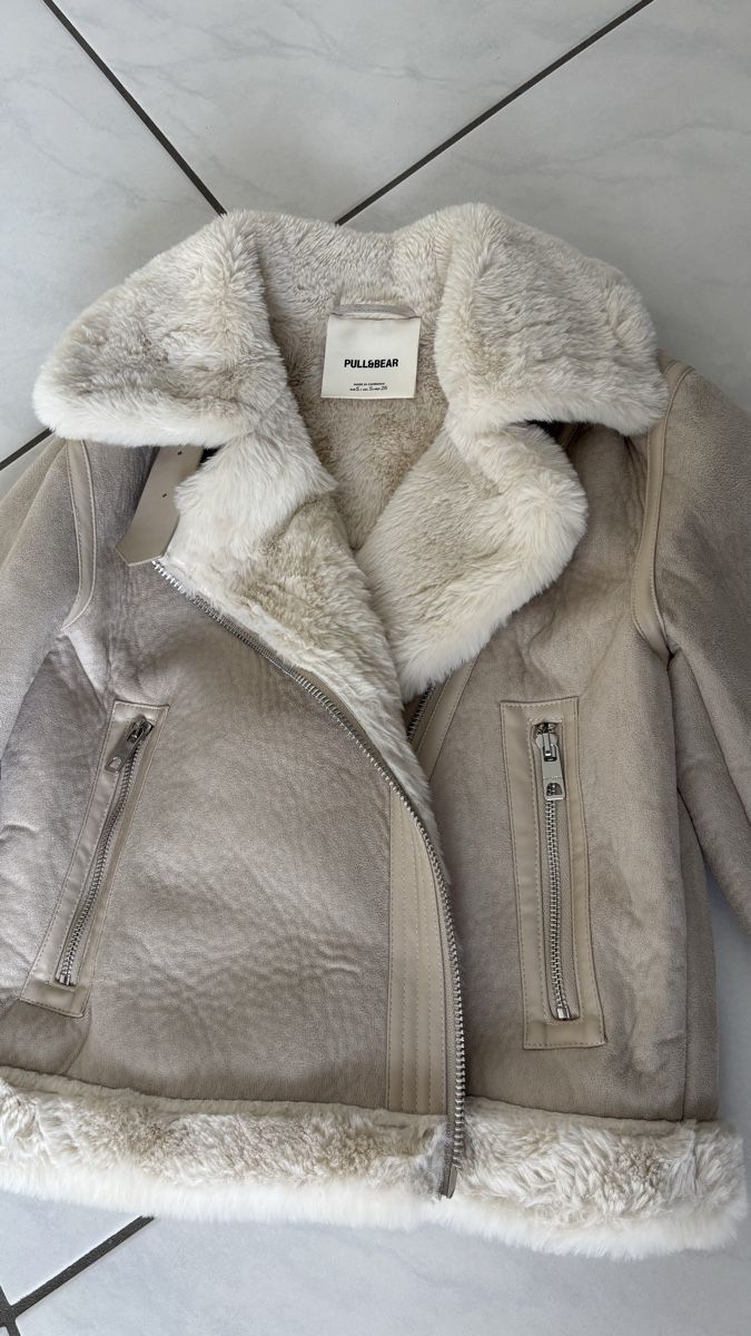 Pull&Bear Giacche: Pull&Bear, Kunstlederjacke mit Fell, Grösse S – Usato da Wilen b. Wil venduto da alimonera 1