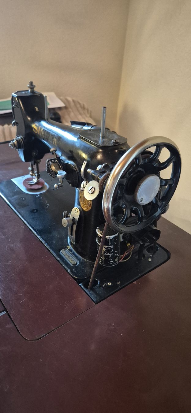Singer Nähmaschinen: Machine à coudre SINGER 201 - 1950 – Defekt aus Neyruz FR von roca1526 7