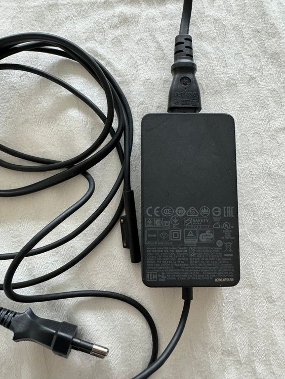 Surface-Netzteile Model 1706 (Gratisversand) (Gebraucht) in Widen für ...