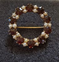 Gold Broche mit Granaten & Perlen