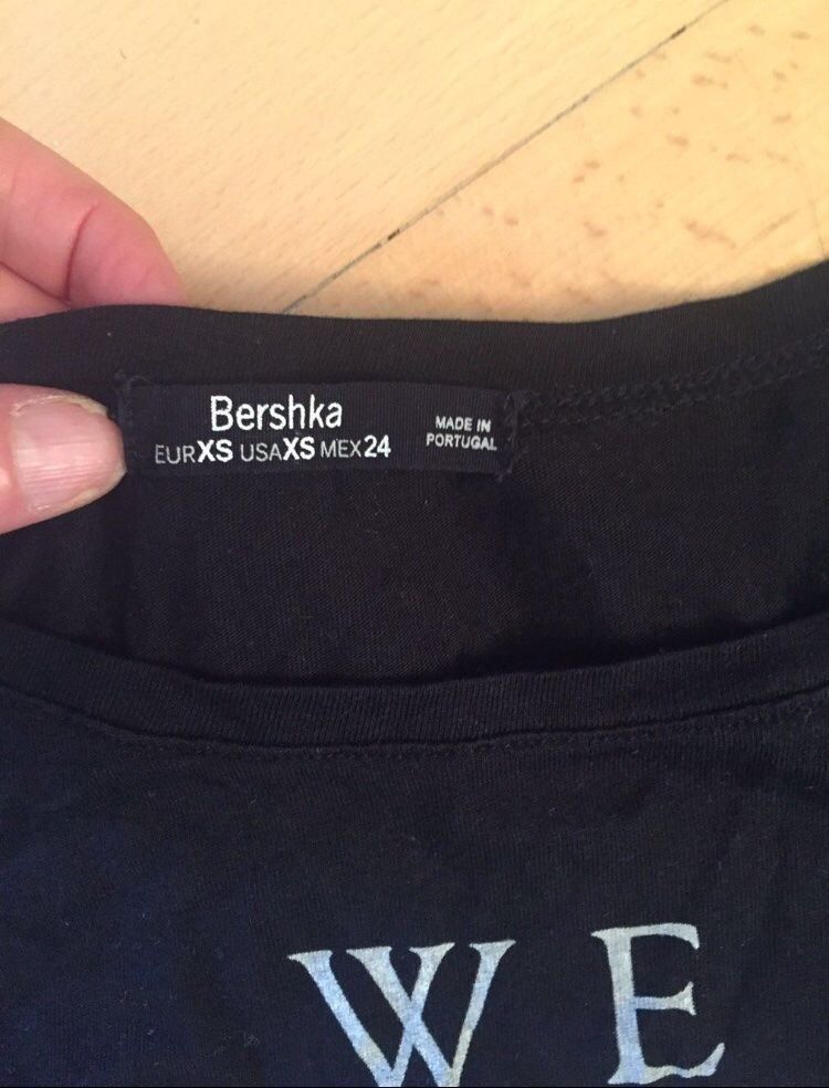 Kleiderpakete: Lot 2 t-shirt Bershka et Pull & Bear – Gebraucht aus Küssnacht am Rigi von CALIFRASQUI 2