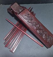 Essstäbchen-Set – Handgeschnitzte Holzbox mit Vogel-Relief