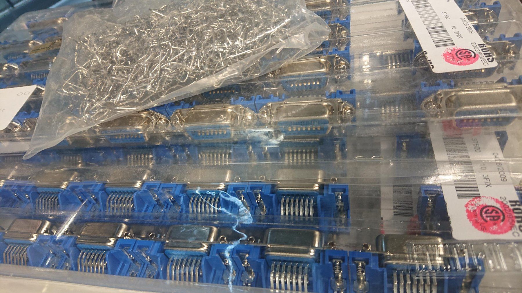 Elektronikbauteile: 140x D-Sub Micro-D Connectors 12P - 37X-92140-24 - Kycon – Neu (gemäss Beschreibung) aus Grenchen von Zombiepolizist 1