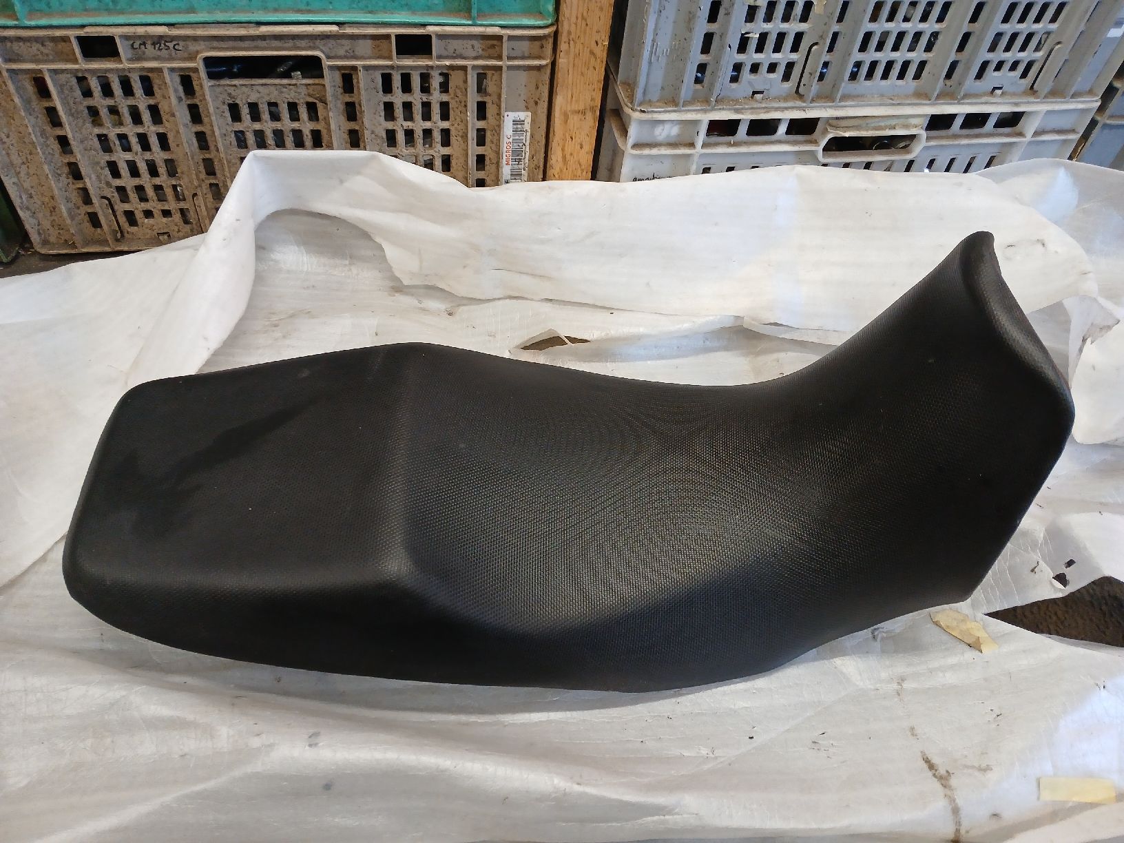 Yamaha Tutti i ricambio per moto: Yamaha TDM 850 4tx selle, siège, sattel – Usato da Fey venduto da lobanovski1