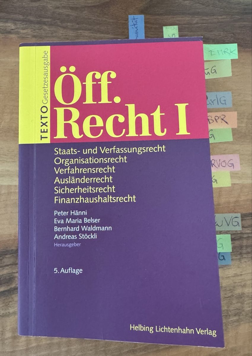 Libri: Öff Recht I Texto Gesetzesausgabe – Usato da Emmenbrücke venduto da Florentina27