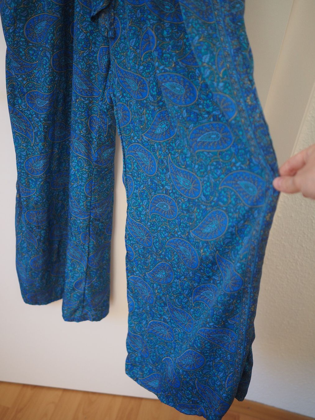 Tute: Jumpsuit aus Seide mit Paisley Muster, M – Usato da Schaffhausen venduto da angelika 5