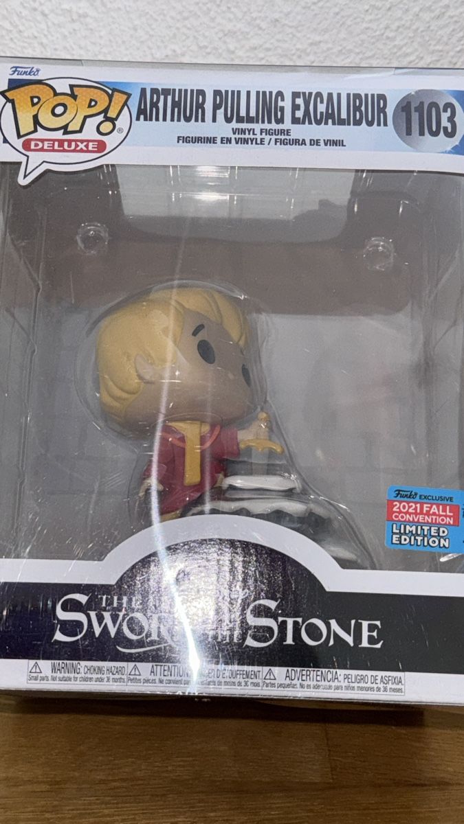 Funko Figurines: Funko Pop Deluxe Arthur Pulling Excalibur 1103 – Neuf (Voir description) à Hägendorf par Chiyoko12