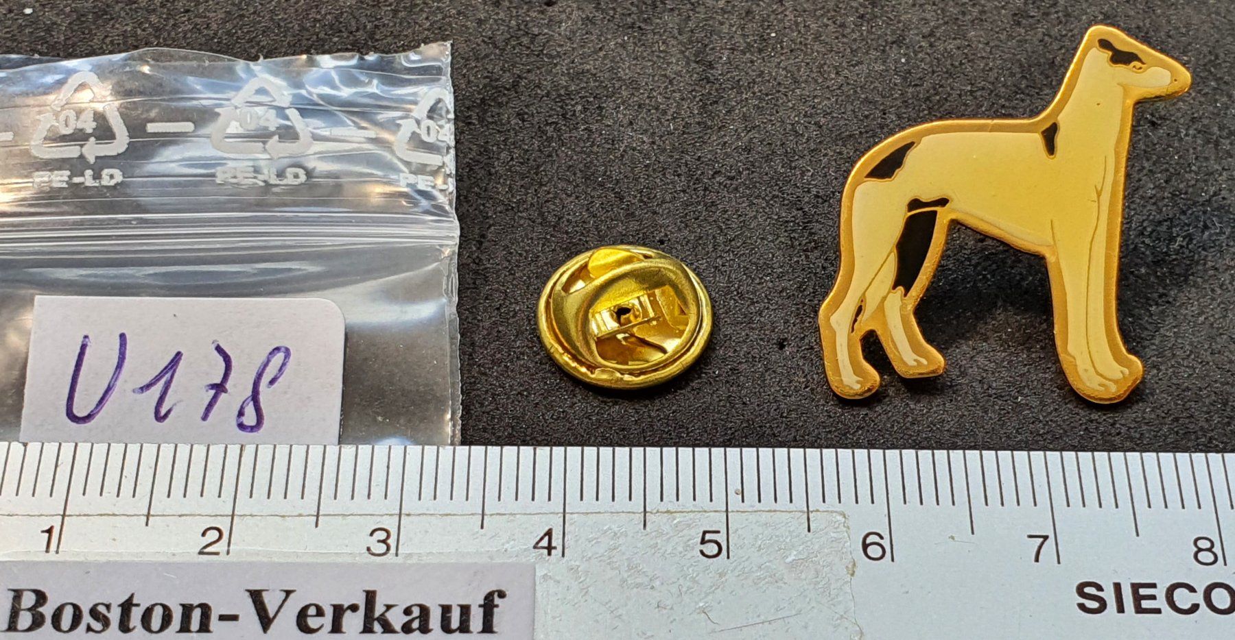 Placchette & Badge: U178 - Pin Hund Windhund – Usato da Reinach BL venduto da Boston-Verkauf 2