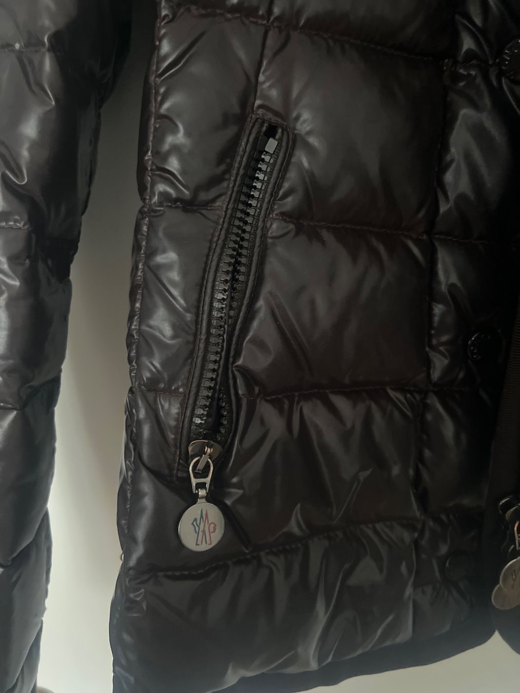 Moncler Vestes: Wunderschöne Moncler Winterjacke – D'occasion à Ostermundigen par emi_pbs6 3
