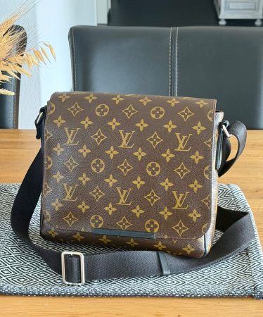 Louis Vuitton Messenger PM