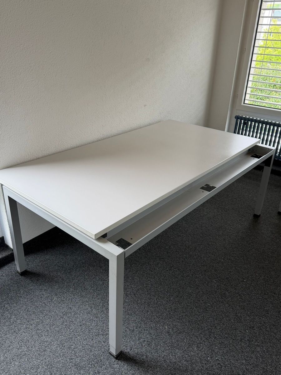 Scrivanie: 2 grosse Schreibtische – Usato da Ortschwaben venduto da Bac03 1
