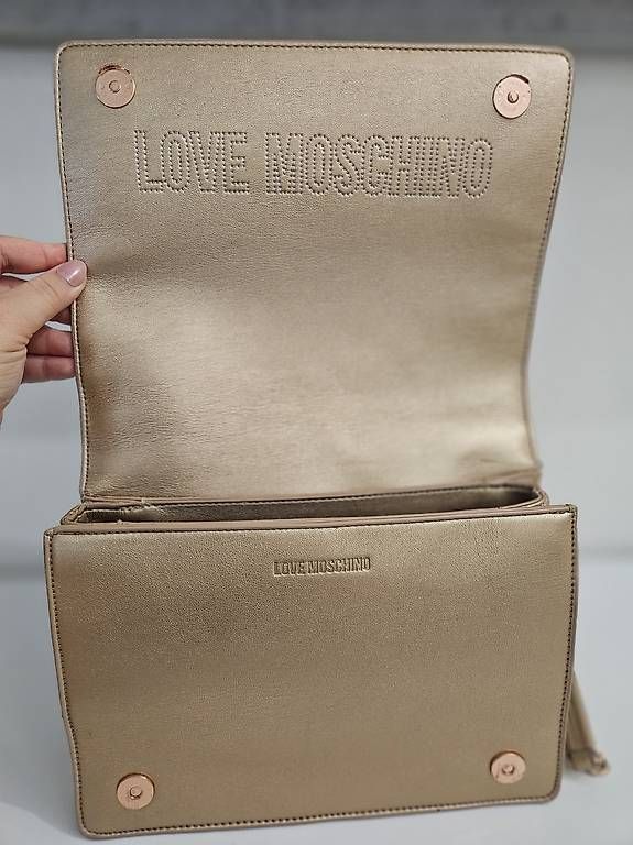 Taschen für Damen: LOVE MOSCHINO Schultertasche – Gebraucht aus Benken SG von Bernet92 1