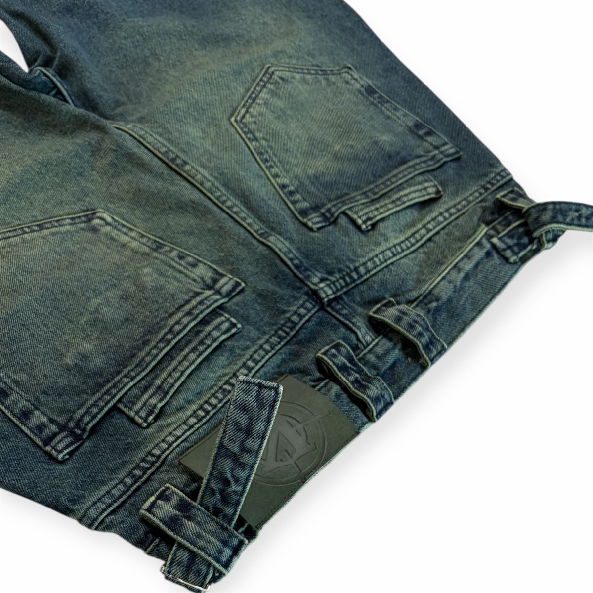 Jeans: Vicinity Jeans mit grüner Waschung – Usato da Balzers venduto da von_9pyc 3