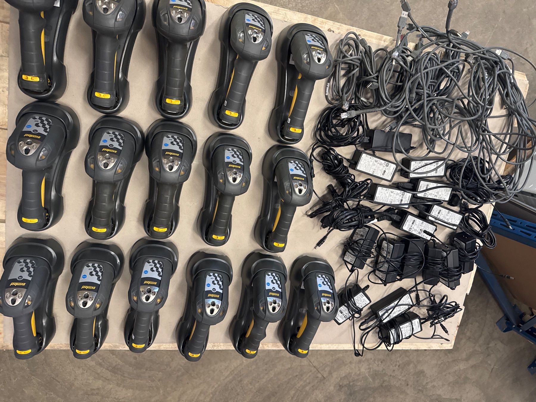 Motorola Scanner: 16x Motorola DS3578-SR Barcode Scaner – Gebraucht aus Volketswil von fis_shx9 2