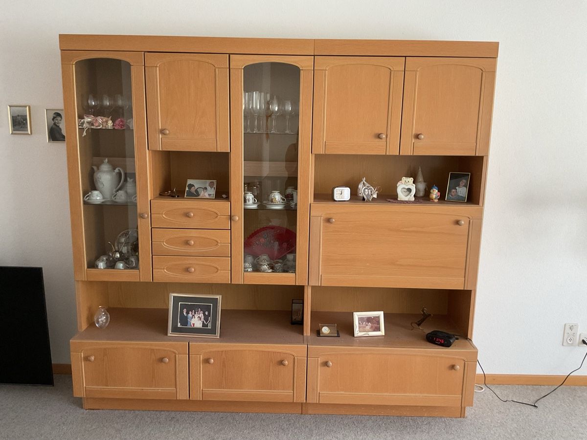 Credenze: Wohnwand, Wohnzimmer Schrank Holz – Usato da Trimbach venduto da Lexli11
