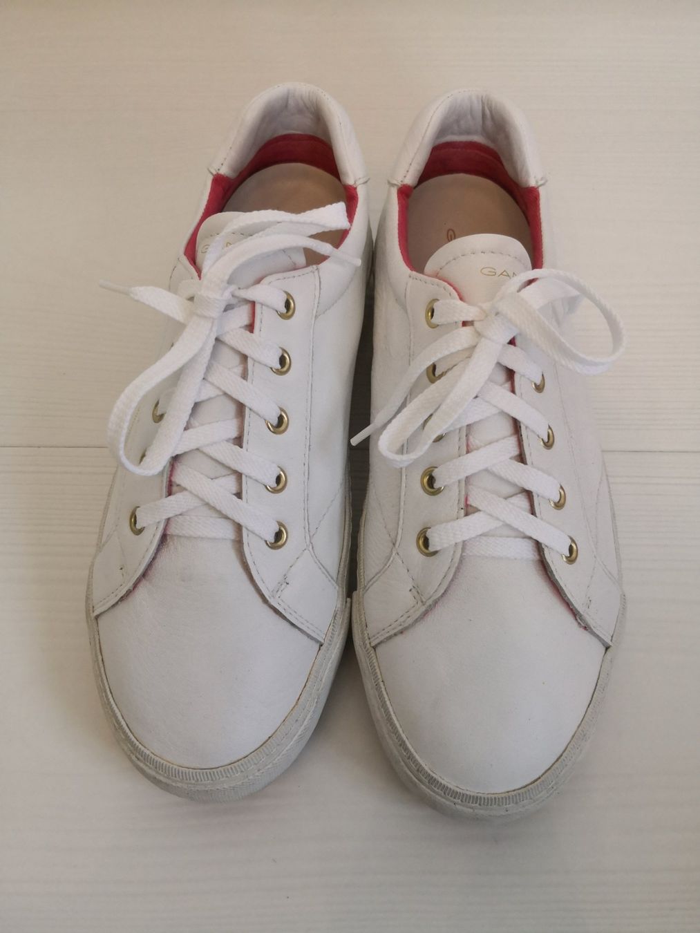 Gant Damenschuhe: 🤩GANT LEDER-SNEAKER WEISS – Gebraucht aus Olten von Naja-Twins-Twins 1