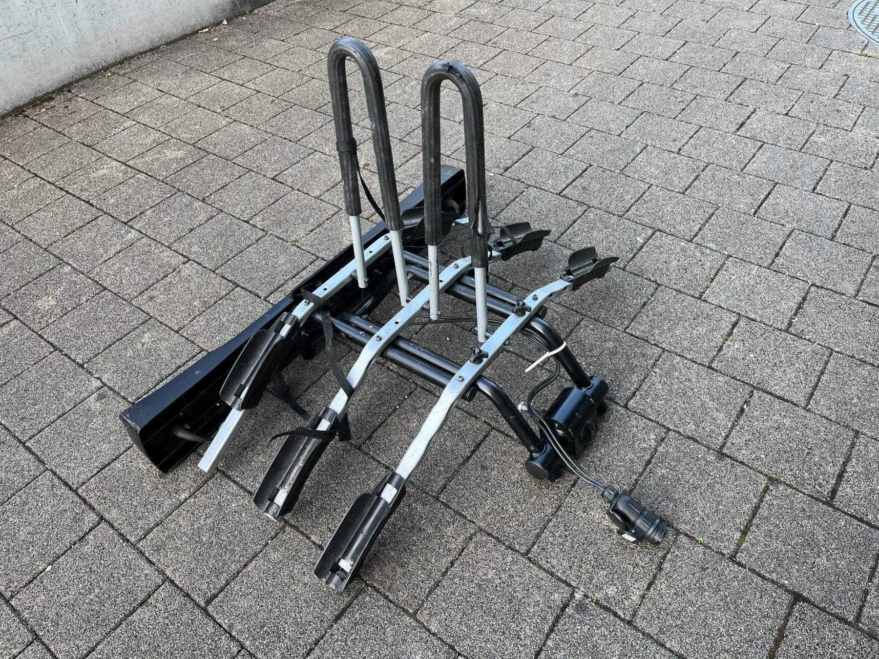 Thule Rimorchi: Fahrradanhänger Marke Thule, – Usato da Allschwil venduto da Kellermann 1