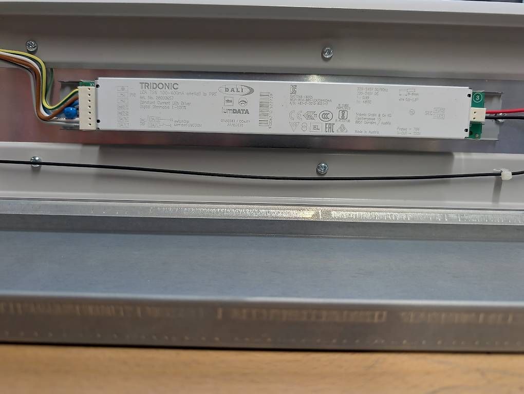 Kronleuchter & Deckenlampen: LED Deckenleuchte tulux – Gebraucht aus Rüti ZH von Triplexxx3 1