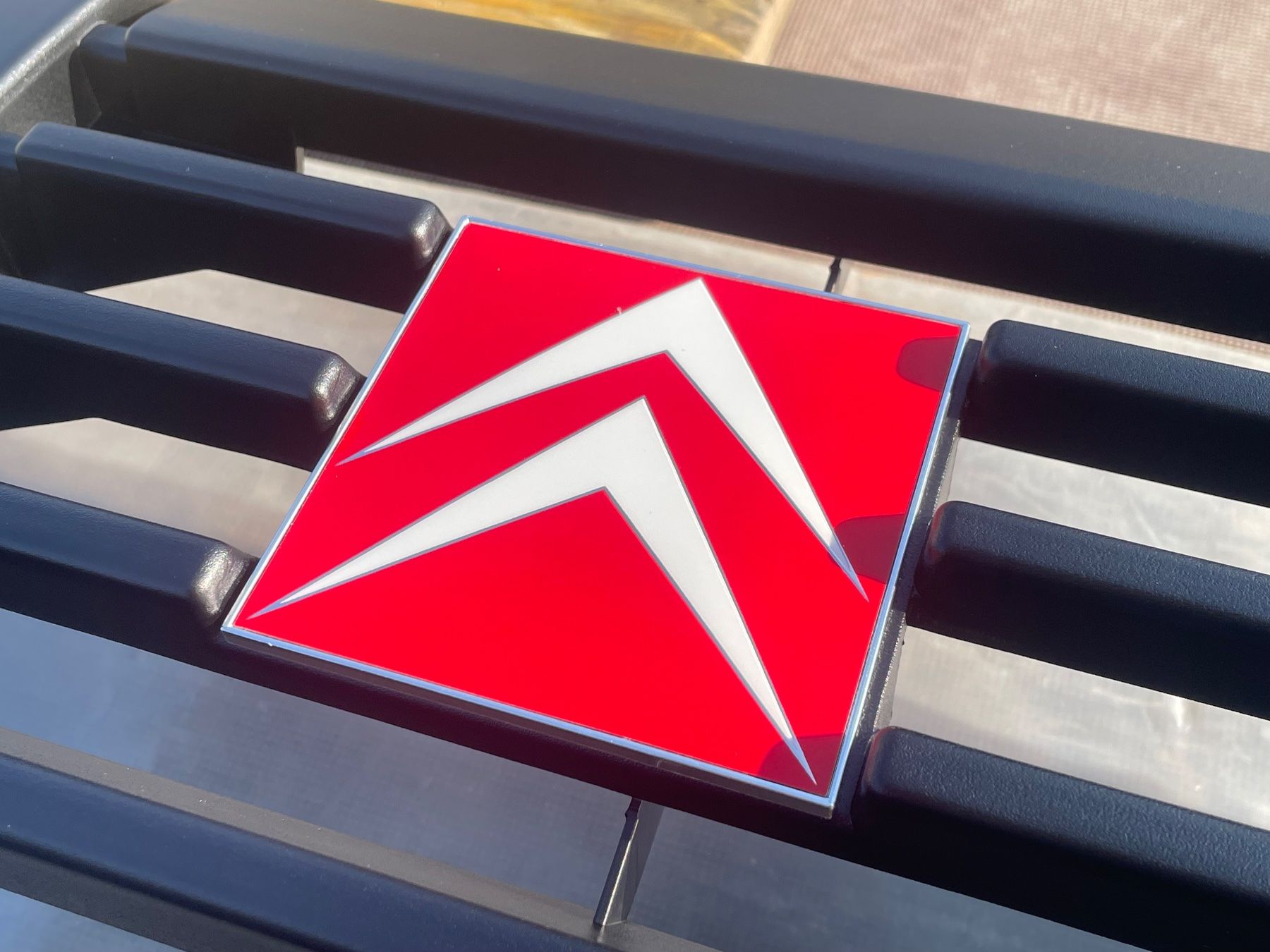 Citroën Tutti pezzi di ricambio auto: Frontgrill NEU zu Citroën C25 Serie 2 – Nuovo e nell'imballaggio originale da Gletterens venduto da XBHS7412 1
