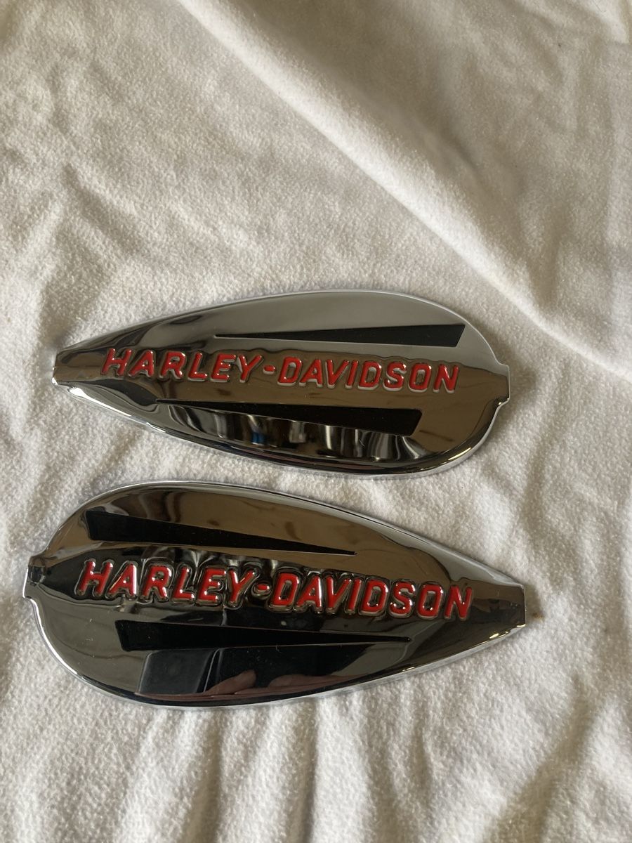Harley-Davidson Alle Motorradersatzteile: Harley Davidson Tankemblem – Gebraucht aus Schötz von
