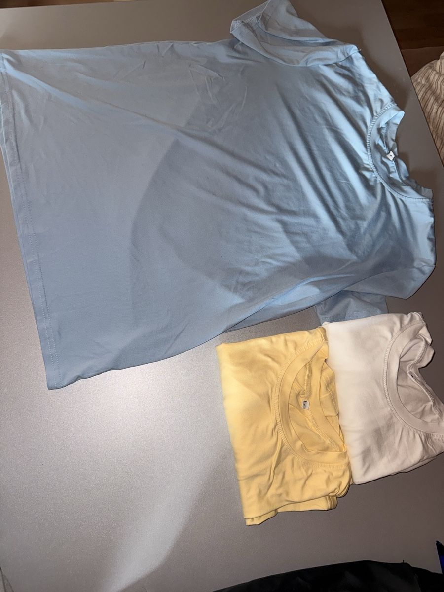 Lots de vêtements: Tshirt – Neuf (Voir description) à Guntershausen par car_ld8s