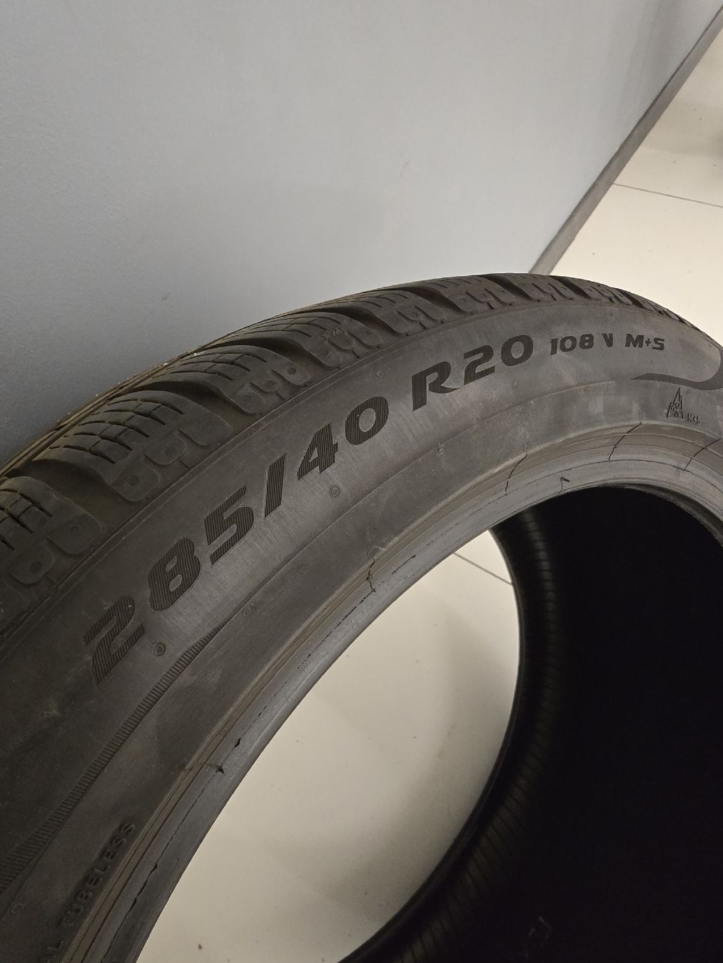 Altro in Scrittura & Disegno: Pneus hiver Porsche Taycan – Usato da Rolle venduto da Challenge13 2
