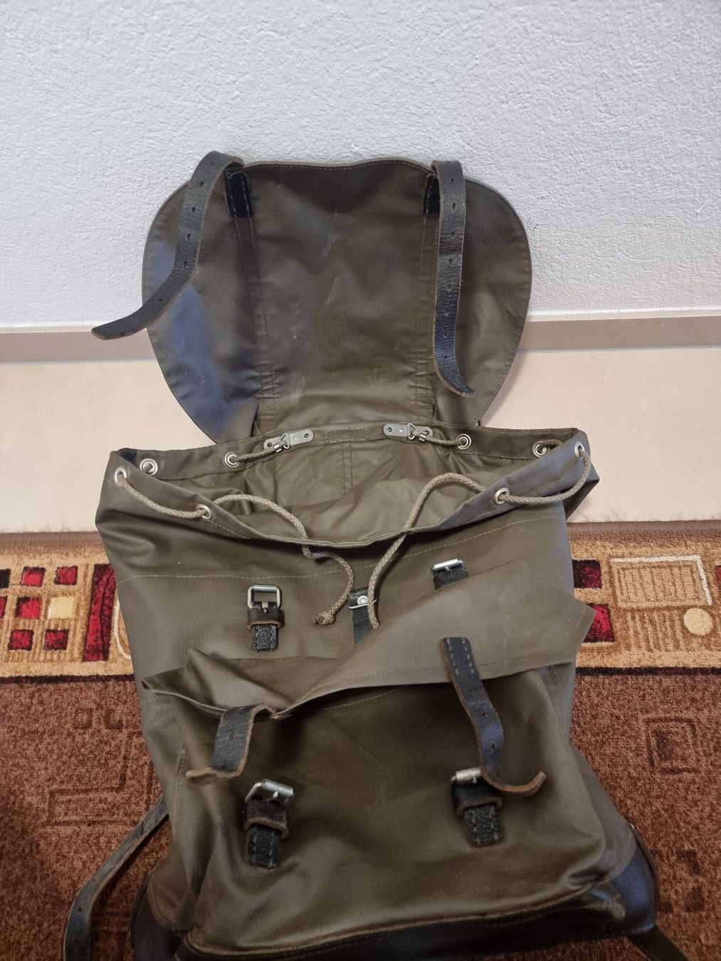 Zaini: Militärrucksack – Usato da Zuchwil venduto da Stefan00 1