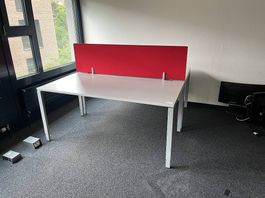 Doppelarbeitsplätze mit Sichtschutz
