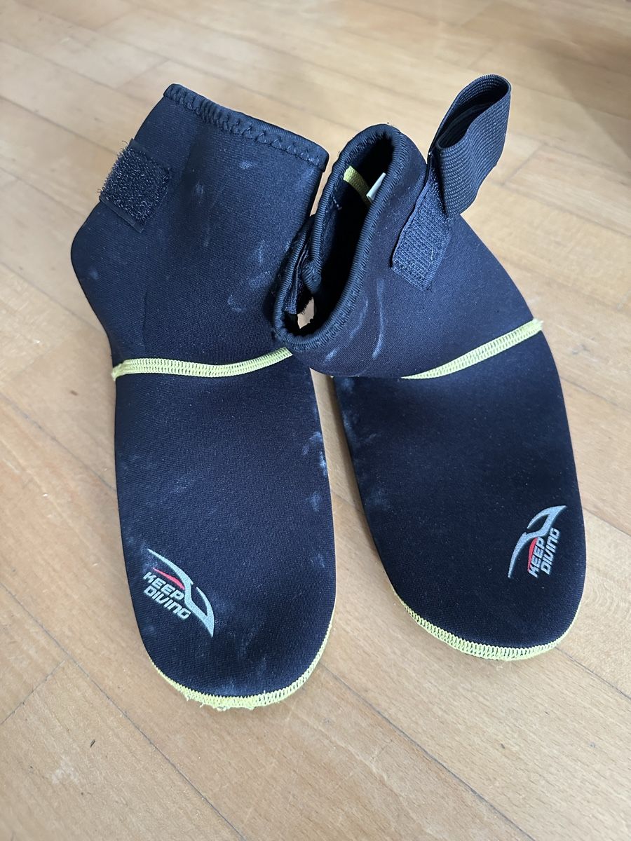 Herrenschuhe: Neopren Badeschuhe Gr. 37 – Gebraucht aus Weinfelden von Kud