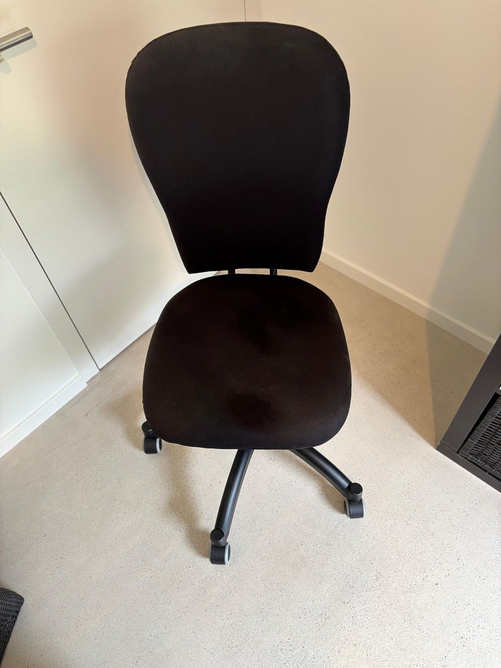 Stühle: Chaise de bureau noire – Gebraucht aus La Tour-de-Peilz von MatthieuB1
