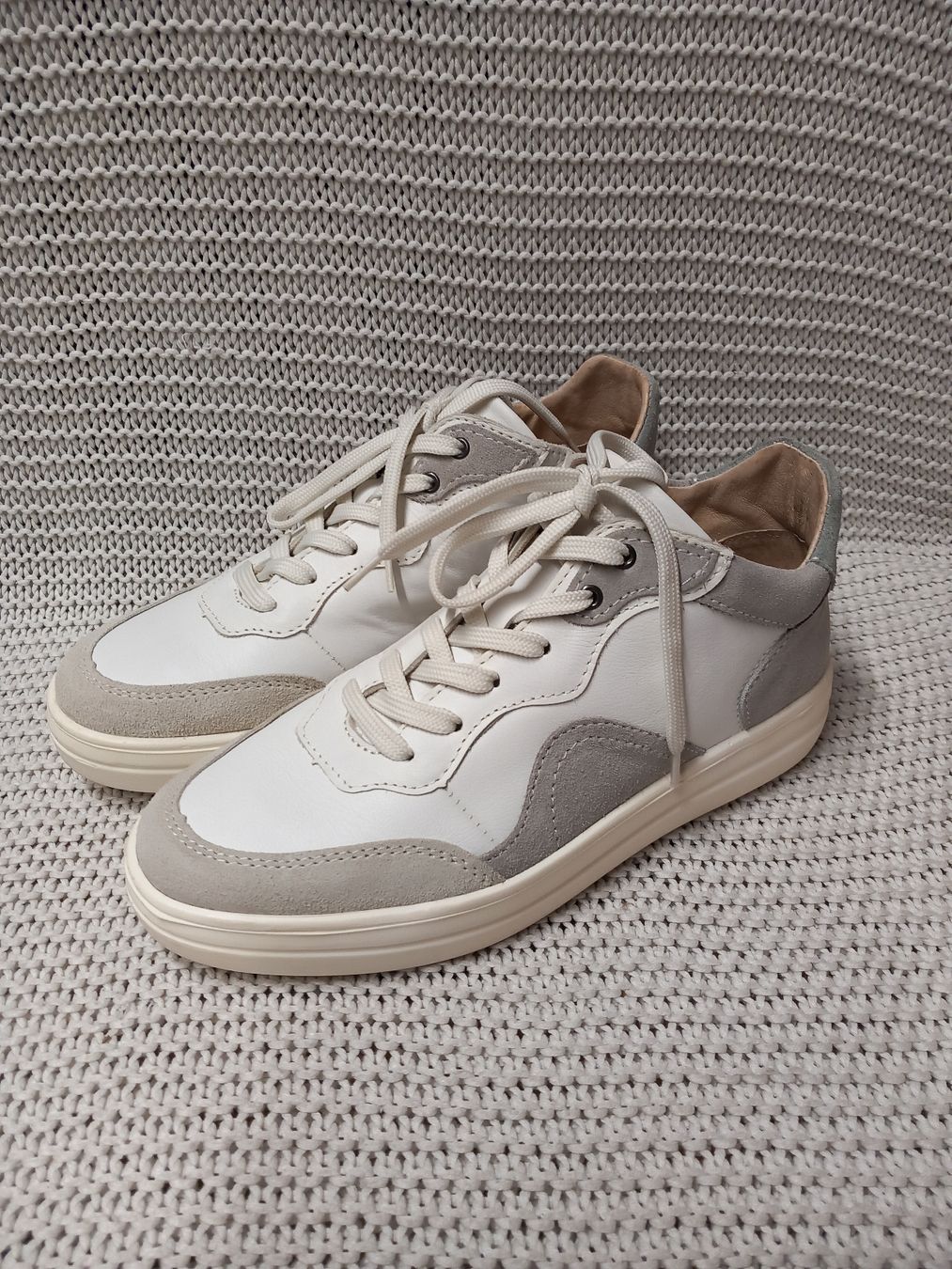 Walbusch Damenschuhe: Walbusch Sneaker Leder innen & aussen Gr.40 mit Zipp – Gebraucht aus Gwatt (Thun) von umwelt-brocki