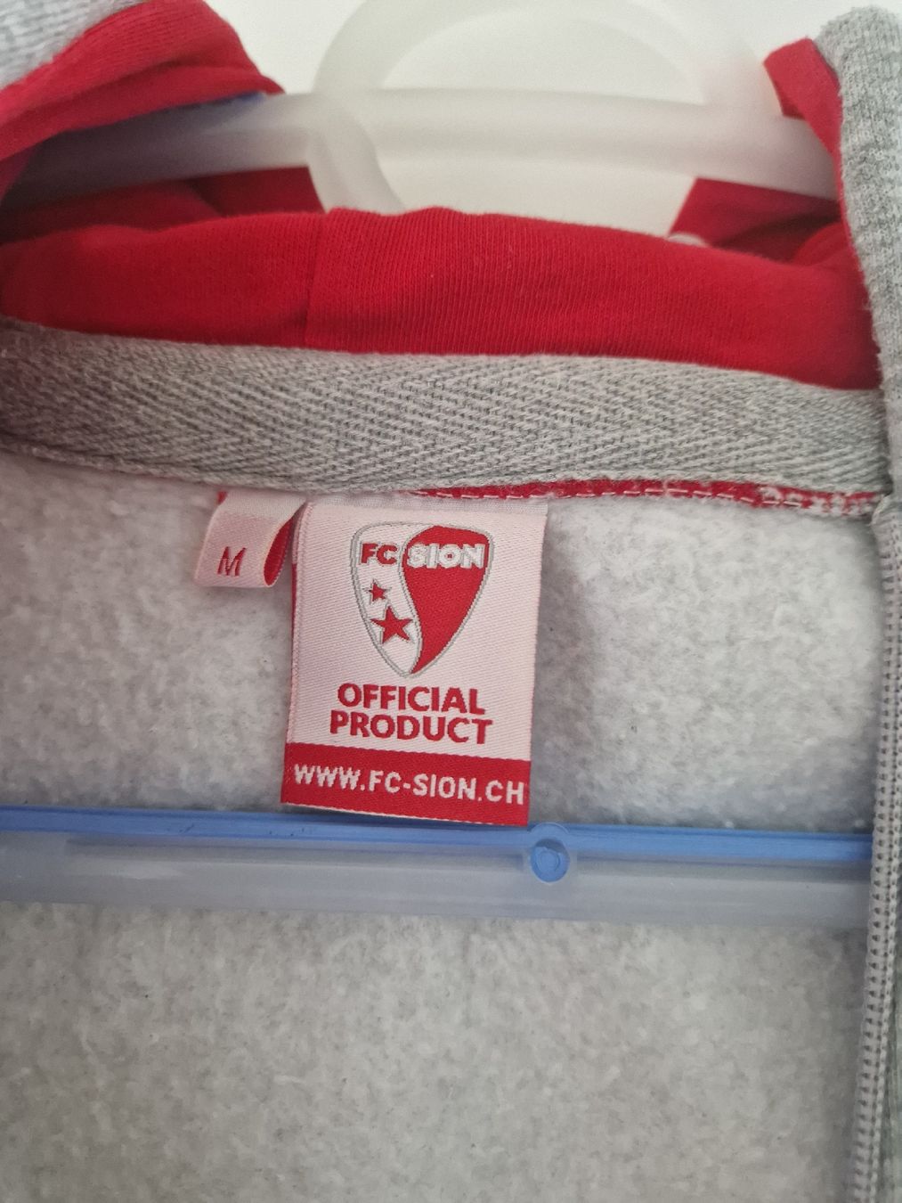 Giacche: FC Sion Fan, Kapuzenjacke, Grösse M – Usato da Schenkon venduto da Eti94 1