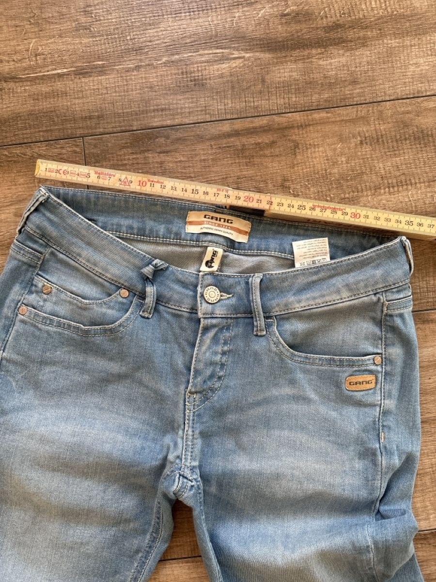 Gang Jeans: Neue Gang Jeans 28 – Nuovo (secondo la descrizione) da Urnäsch venduto da Schuerli 1