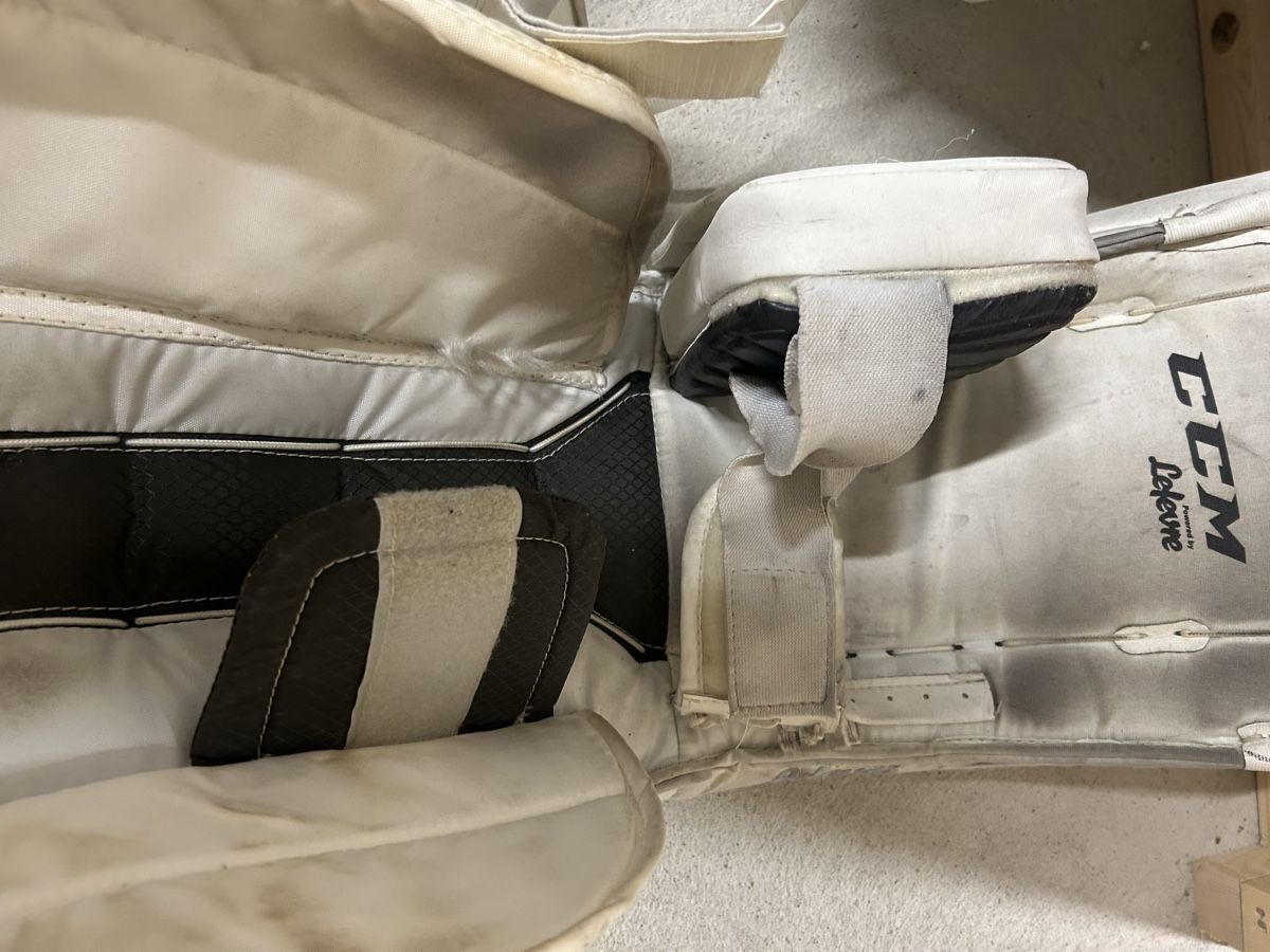Ccm Protezioni & Imbottiture: Eishockey Goalie-Pads – Usato da Epsach venduto da lar_9krb 3