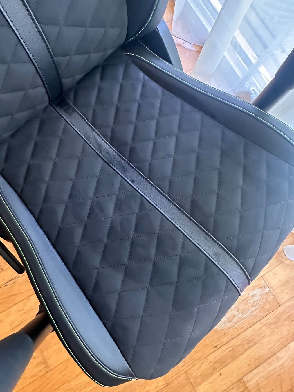 Razer Stühle: Razer Iskur Ergonomischer Gaming-Stuhl – Gebraucht aus Zürich von Alexandra.cbs 3